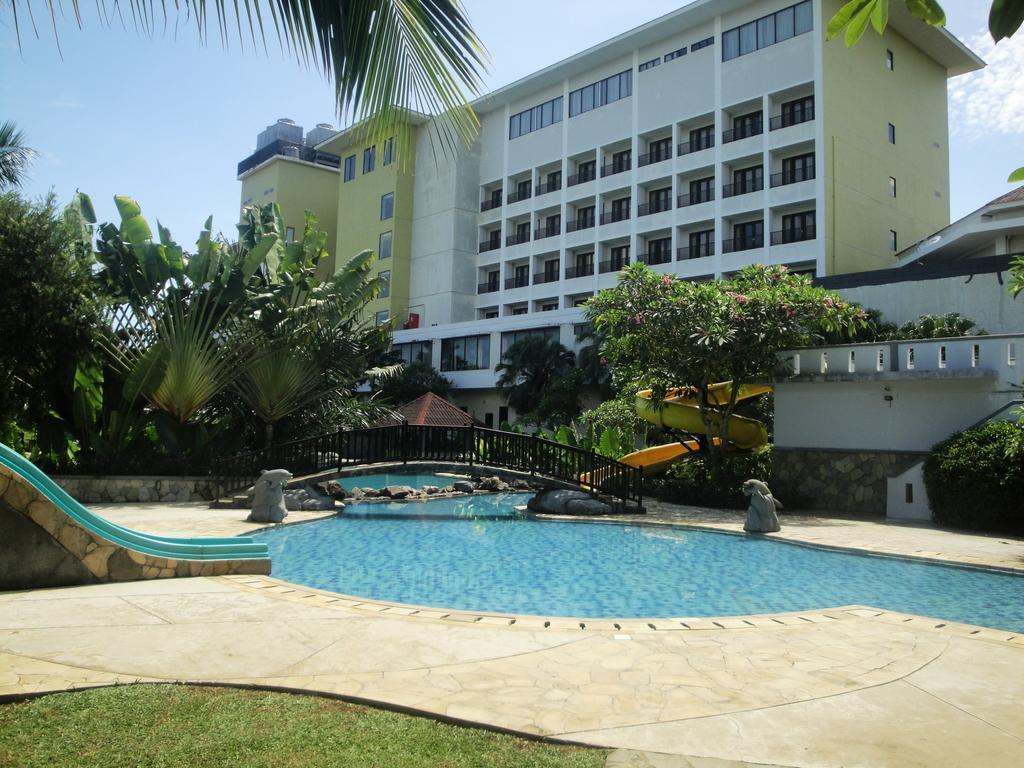 Sutanraja Hotel Manado Exterior foto